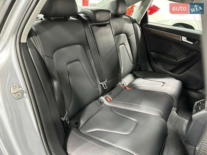 Седан Audi A4 2015 в Львове
