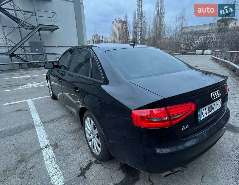 Седан Audi A4 2013 в Киеве