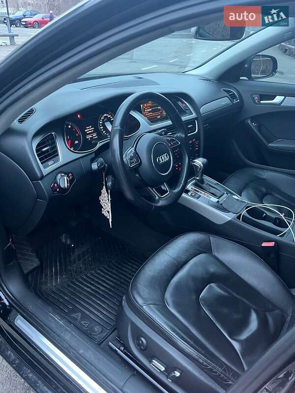 Седан Audi A4 2013 в Киеве