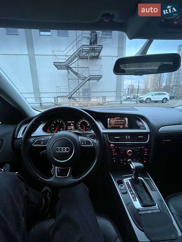 Седан Audi A4 2013 в Киеве