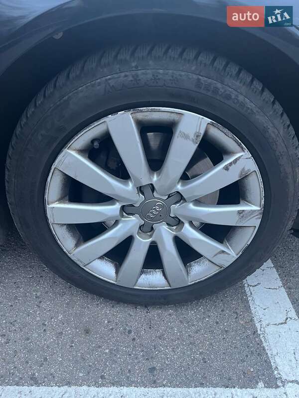 Седан Audi A4 2013 в Киеве