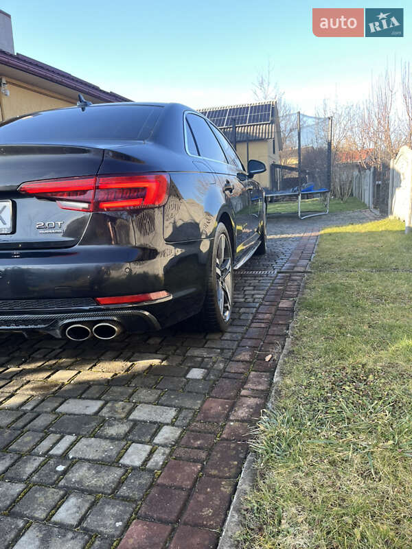 Седан Audi A4 2015 в Львові