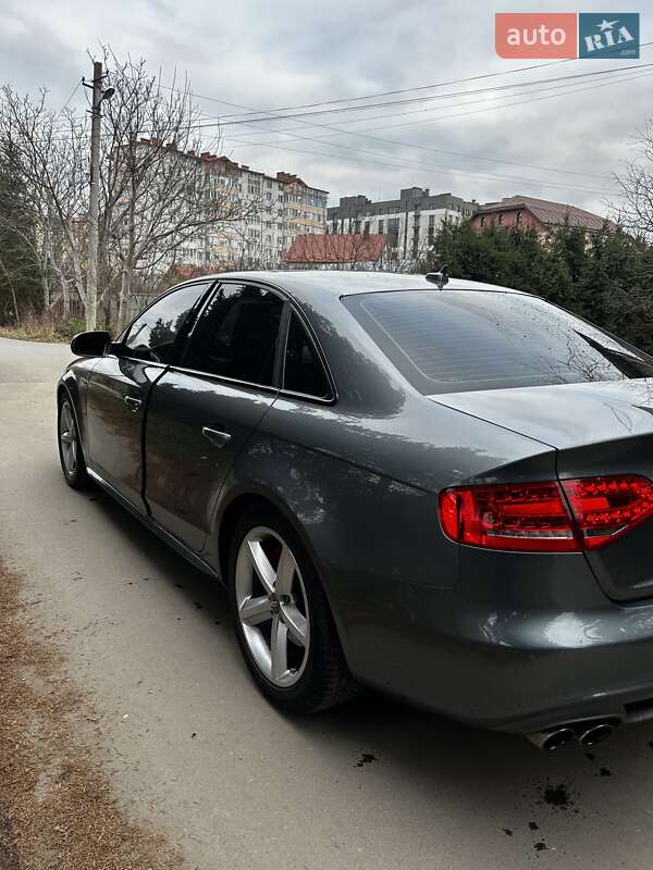 Седан Audi A4 2011 в Ивано-Франковске