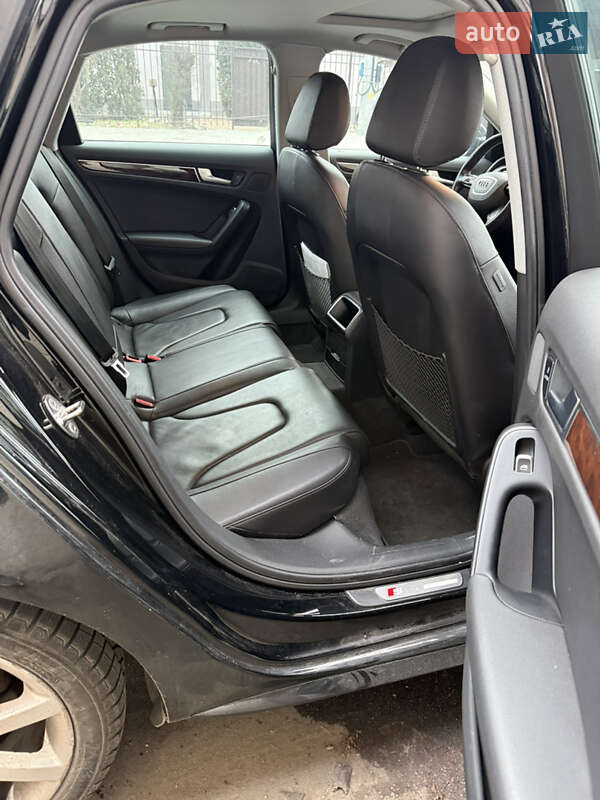 Седан Audi A4 2014 в Киеве