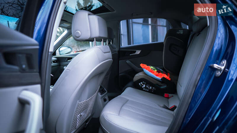 Седан Audi A4 2017 в Киеве