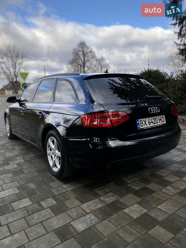 Универсал Audi A4 2011 в Староконстантинове