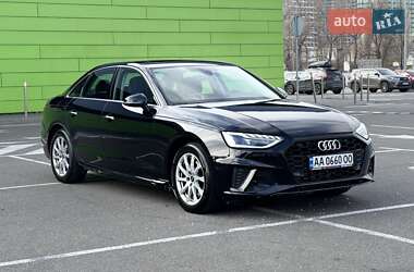Седан Audi A4 2022 в 