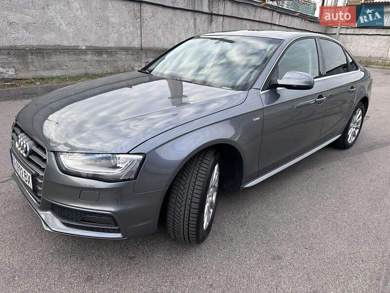 Седан Audi A4 2014 в Киеве