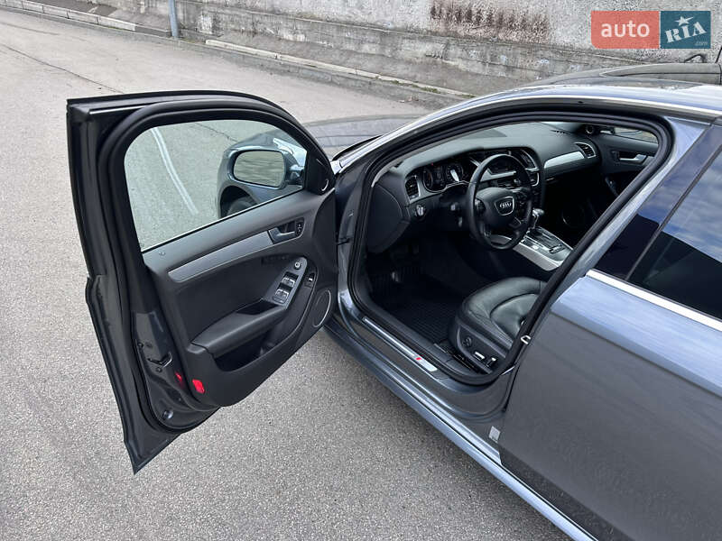 Седан Audi A4 2014 в Киеве