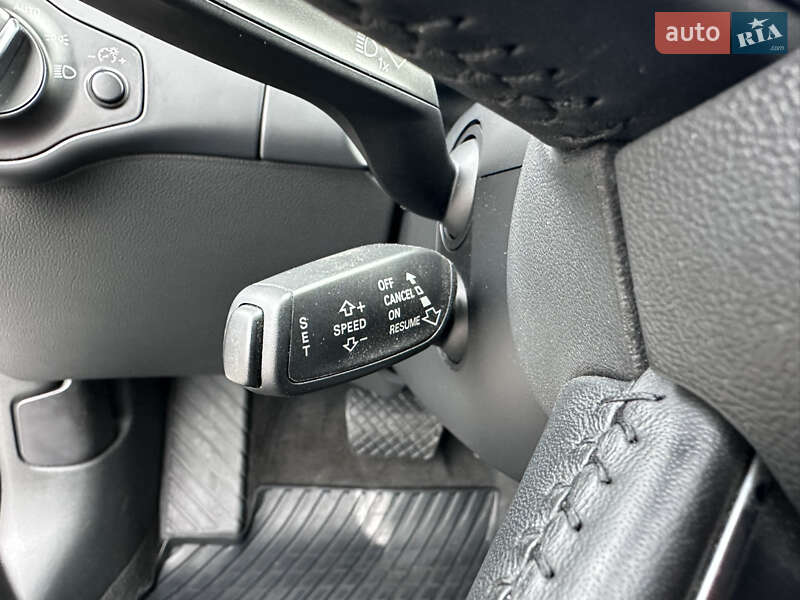 Седан Audi A4 2014 в Киеве