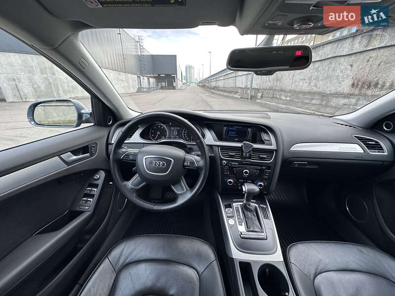 Седан Audi A4 2014 в Киеве