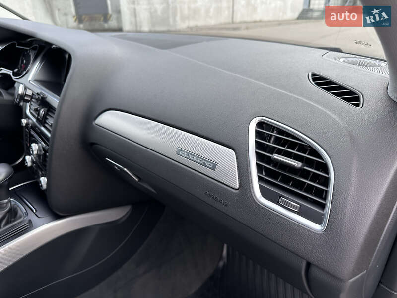 Седан Audi A4 2014 в Киеве