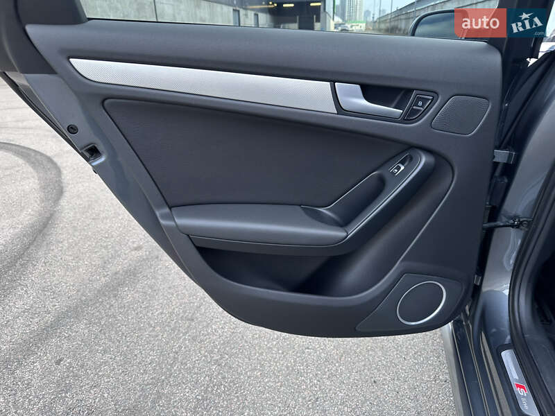 Седан Audi A4 2014 в Киеве