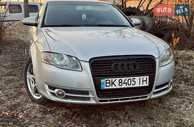 Седан Audi A4 2004 в Млинове