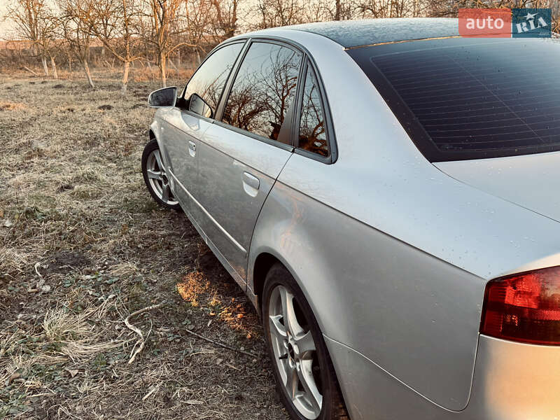 Седан Audi A4 2004 в Млинове