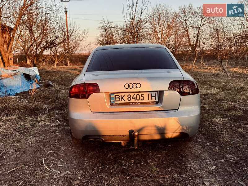 Седан Audi A4 2004 в Млинове