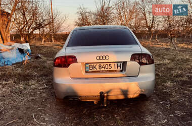 Седан Audi A4 2004 в Млинове