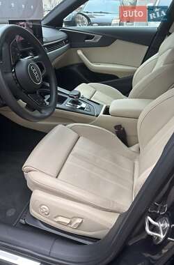 Седан Audi A4 2023 в 