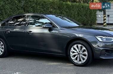 Седан Audi A4 2023 в 