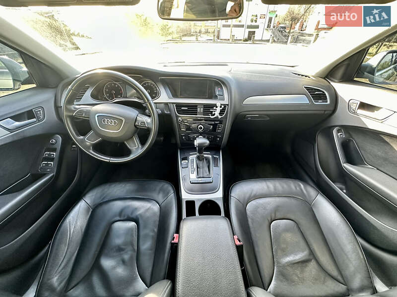 Седан Audi A4 2013 в Львове