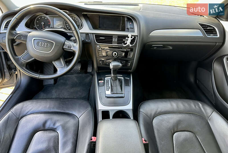 Седан Audi A4 2013 в Львове