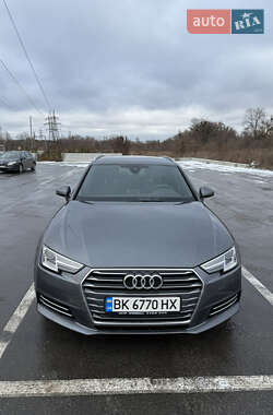 Універсал Audi A4 2017 в 