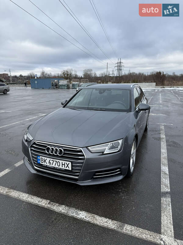 Универсал Audi A4 2017 в Киеве