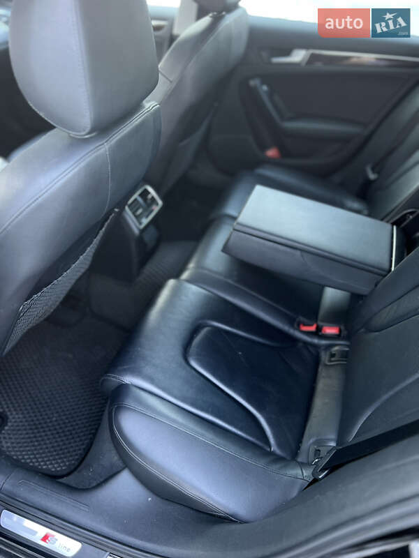 Седан Audi A4 2014 в Черкассах