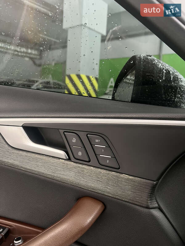 Седан Audi A4 2017 в Мостиске