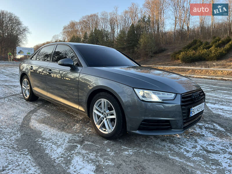 Седан Audi A4 2016 в Тернополі