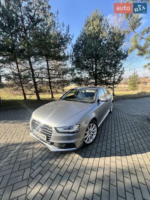 Седан Audi A4 2015 в Дрогобичі