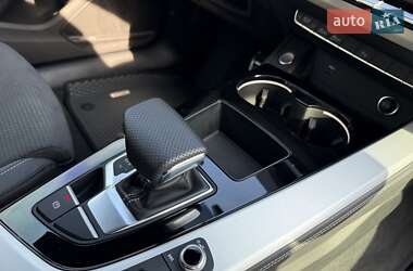 Седан Audi A4 2022 в 