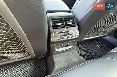 Седан Audi A4 2022 в Львове