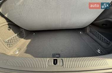 Седан Audi A4 2022 в Львове