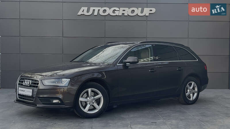 Седан Audi A4 2013 в 