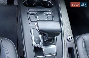 Седан Audi A4 2019 в 