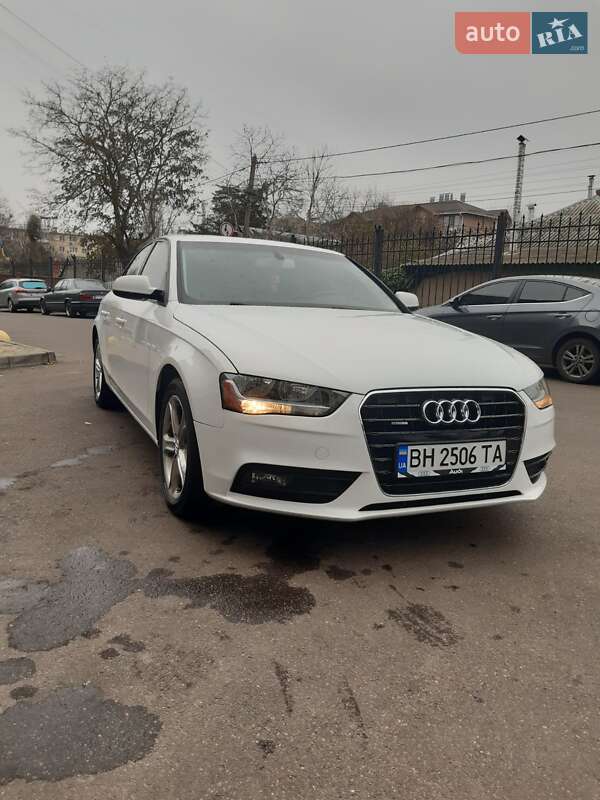 Седан Audi A4 2012 в Одессе