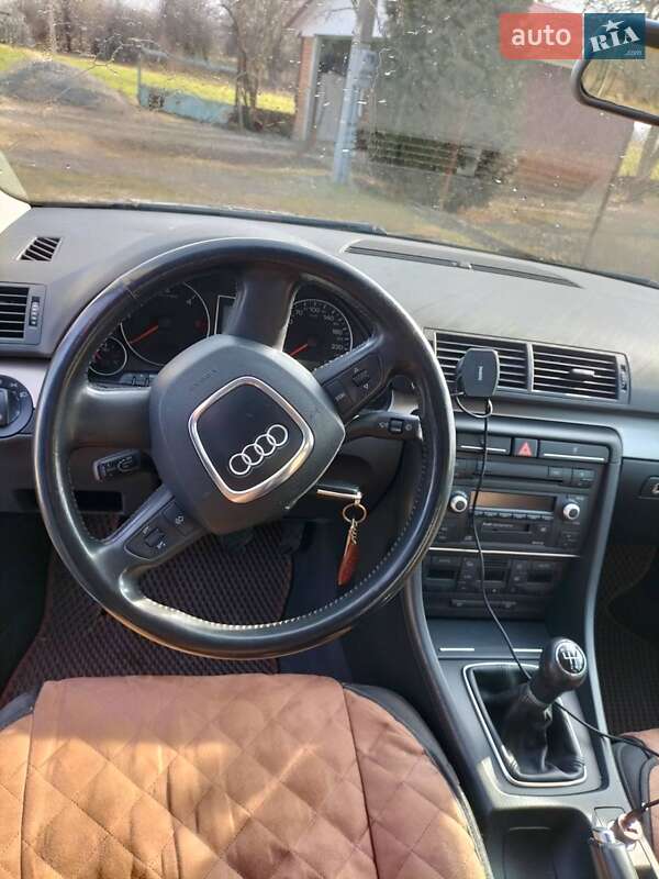 Седан Audi A4 2006 в Щирце