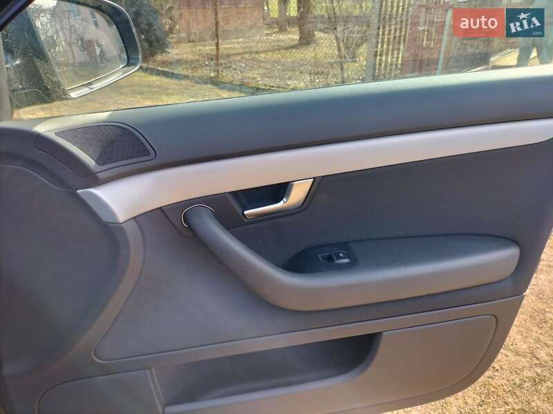 Седан Audi A4 2006 в Щирце