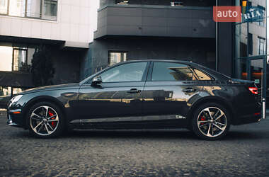Седан Audi A4 2019 в 