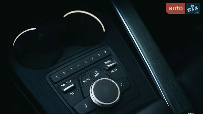 Седан Audi A4 2019 в Киеве