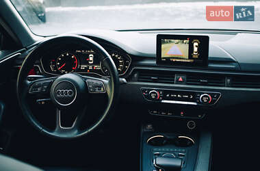 Седан Audi A4 2019 в 