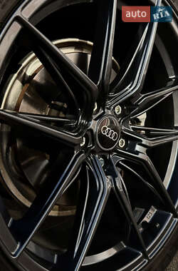 Седан Audi A4 2020 в 