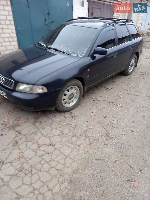 Универсал Audi A4 1997 в Умани