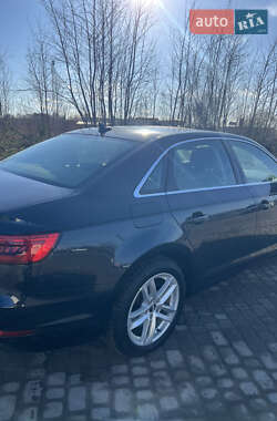 Седан Audi A4 2017 в 