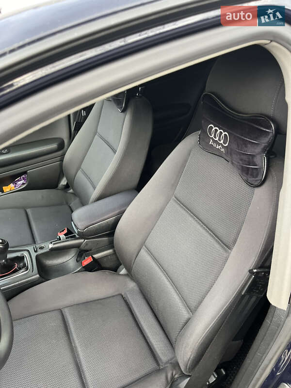 Універсал Audi A4 2003 в Рівному