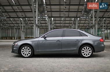 Седан Audi A4 2013 в Львове