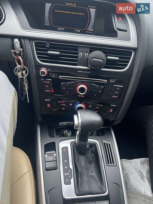 Седан Audi A4 2013 в Києві