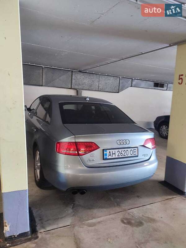 Седан Audi A4 2011 в Киеве