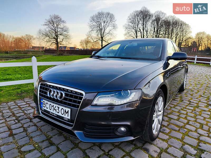Седан Audi A4 2010 в Львові